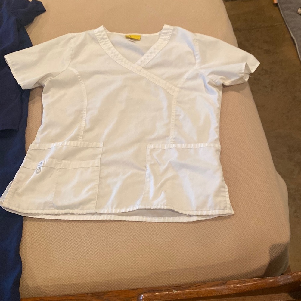 Wonderwink scrub top